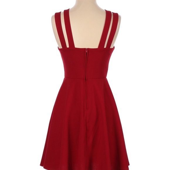 Gently used (worn once) B. Darlin Red cocktail Dress in size 5/6 - Picture 2 of 5